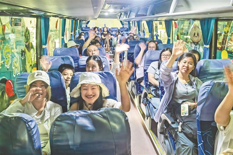 结合时事热, 免费活动时